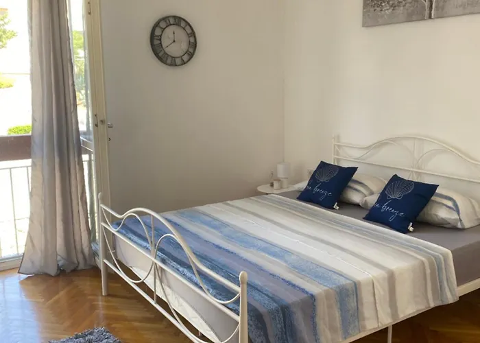 Niko - Self Check - In Apartman