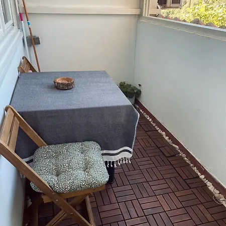 Niko - Self Check - In Apartment